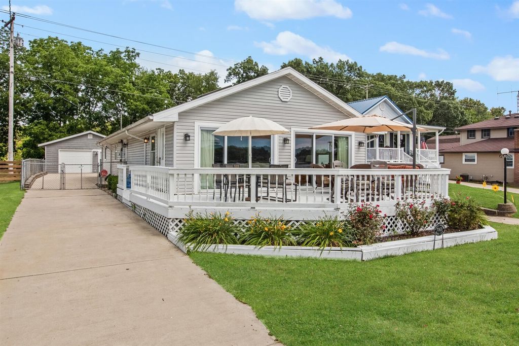 70619 Sunset Boulevard, Union, MI 49130