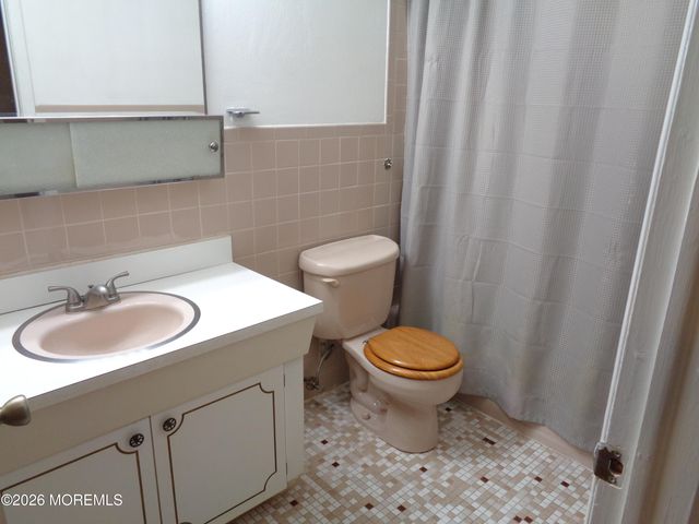 28 B Snowberry Lane, Whiting, NJ 08759