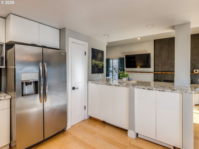 239 CERVANTES Cir, Lake Oswego, OR 97035