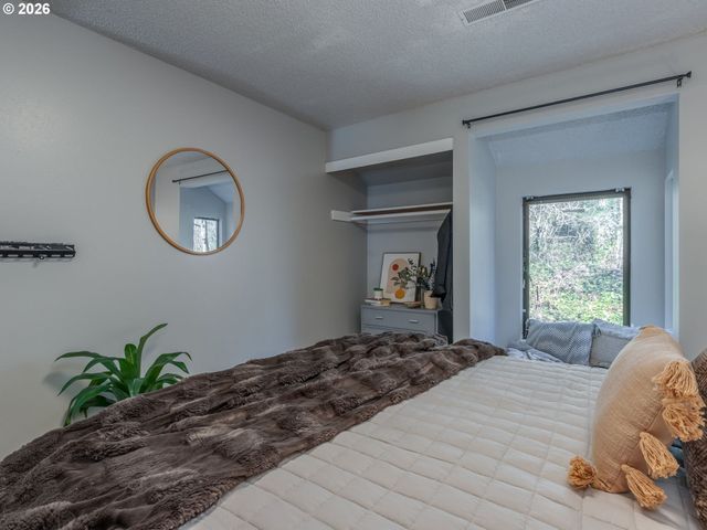 239 CERVANTES Cir, Lake Oswego, OR 97035