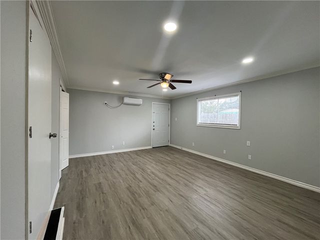 4801 Lansdown Dr, Corpus Christi, TX 78411