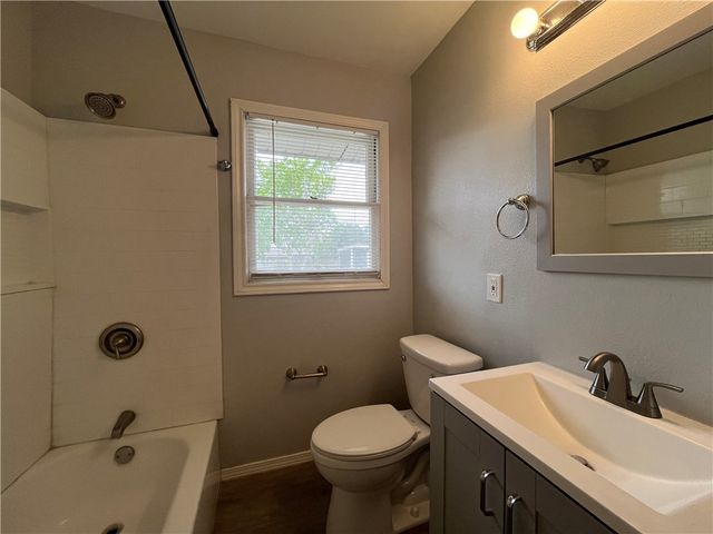 4801 Lansdown Dr, Corpus Christi, TX 78411