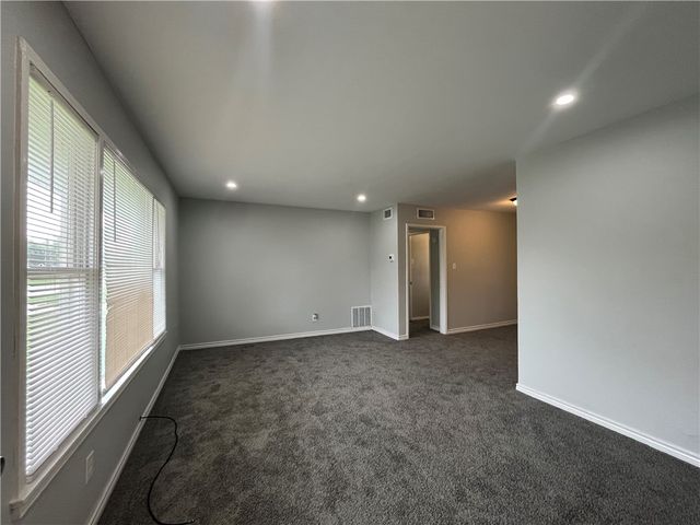 4801 Lansdown Dr, Corpus Christi, TX 78411