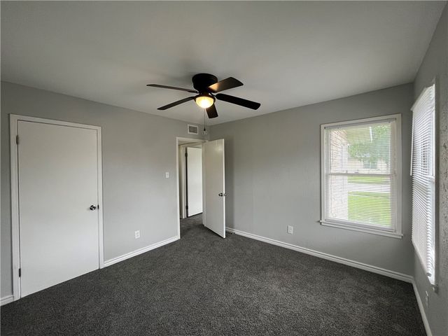4801 Lansdown Dr, Corpus Christi, TX 78411