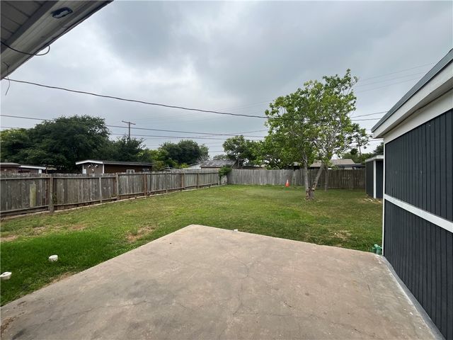 4801 Lansdown Dr, Corpus Christi, TX 78411