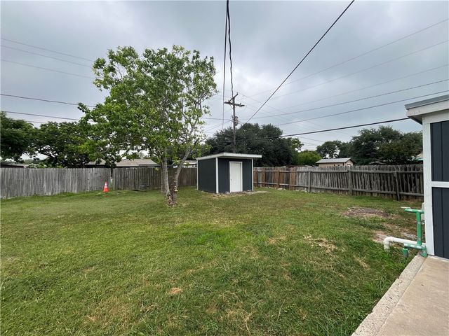 4801 Lansdown Dr, Corpus Christi, TX 78411