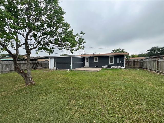 4801 Lansdown Dr, Corpus Christi, TX 78411