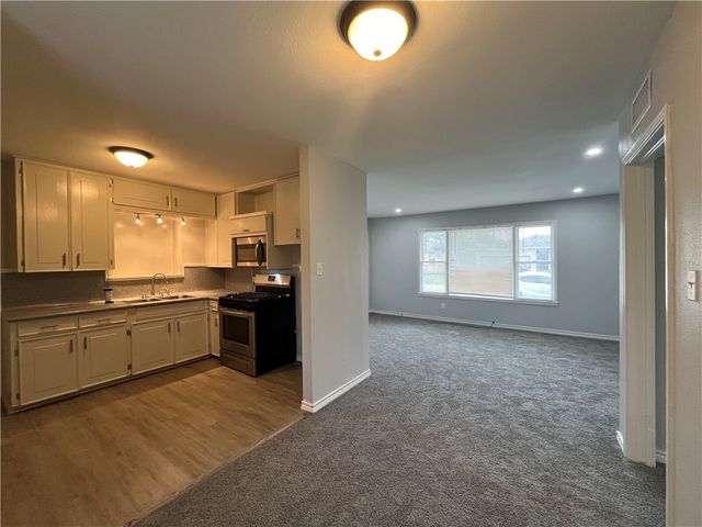 4801 Lansdown Dr, Corpus Christi, TX 78411