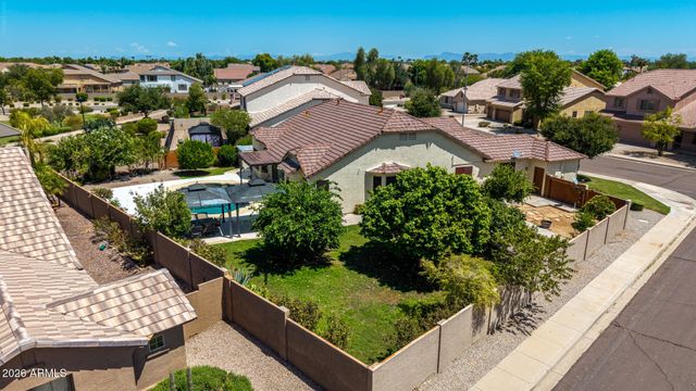 2801 E LINDRICK Drive, Chandler, AZ 85249