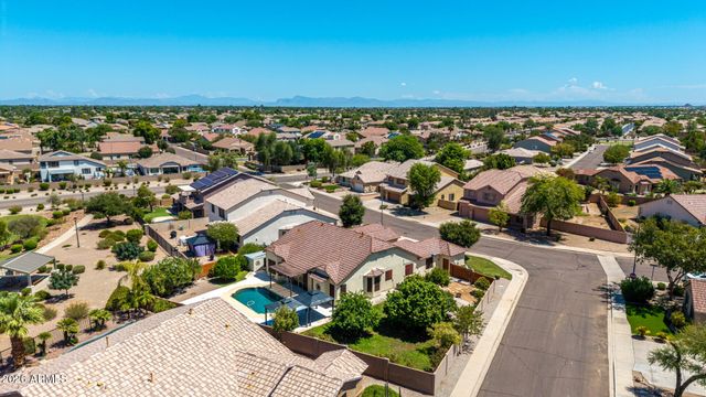 2801 E LINDRICK Drive, Chandler, AZ 85249