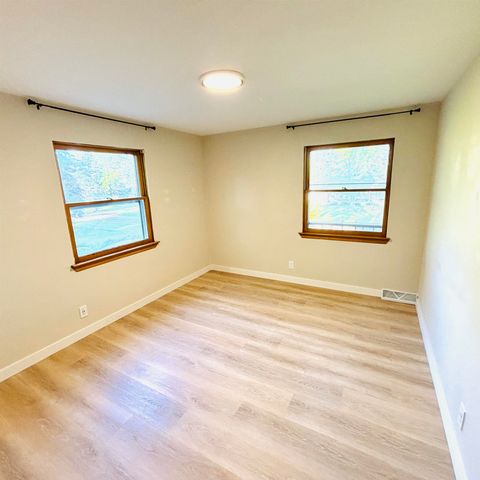 1590 Elizabeth Lane, Essexville, MI 48732