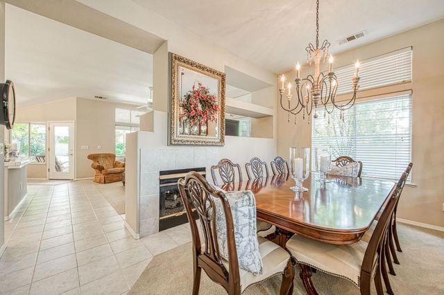 10621 N Pierpont Circle, Fresno, CA 93730