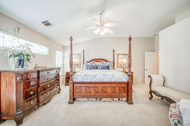 10621 N Pierpont Circle, Fresno, CA 93730