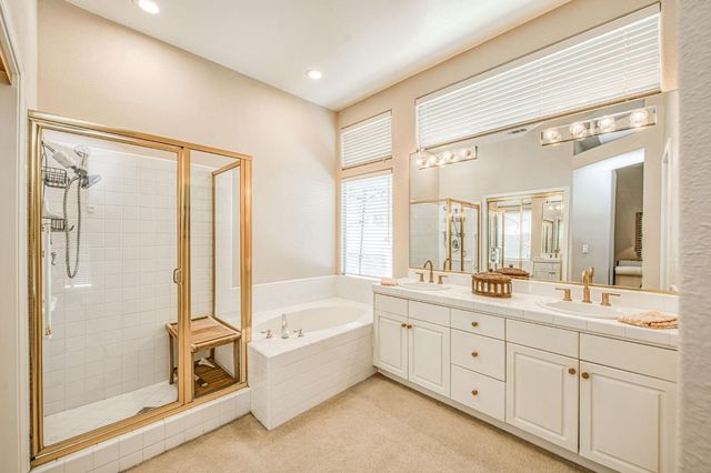 10621 N Pierpont Circle, Fresno, CA 93730