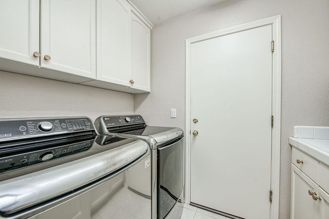 10621 N Pierpont Circle, Fresno, CA 93730