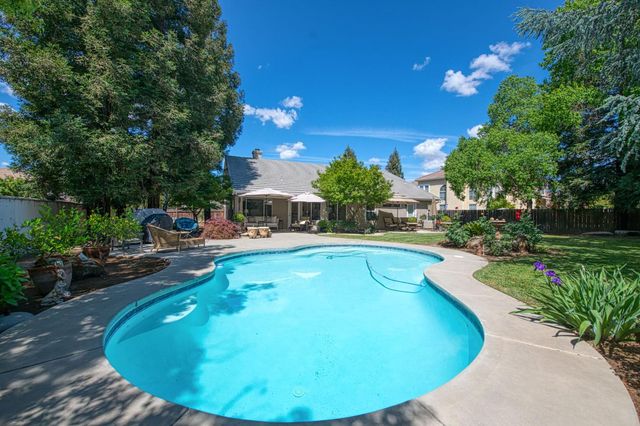 10621 N Pierpont Circle, Fresno, CA 93730