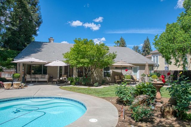 10621 N Pierpont Circle, Fresno, CA 93730