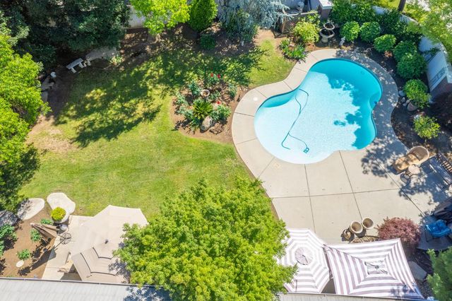 10621 N Pierpont Circle, Fresno, CA 93730