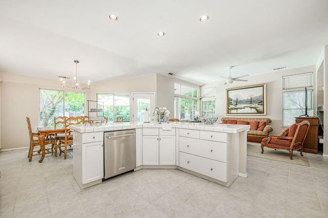 10621 N Pierpont Circle, Fresno, CA 93730