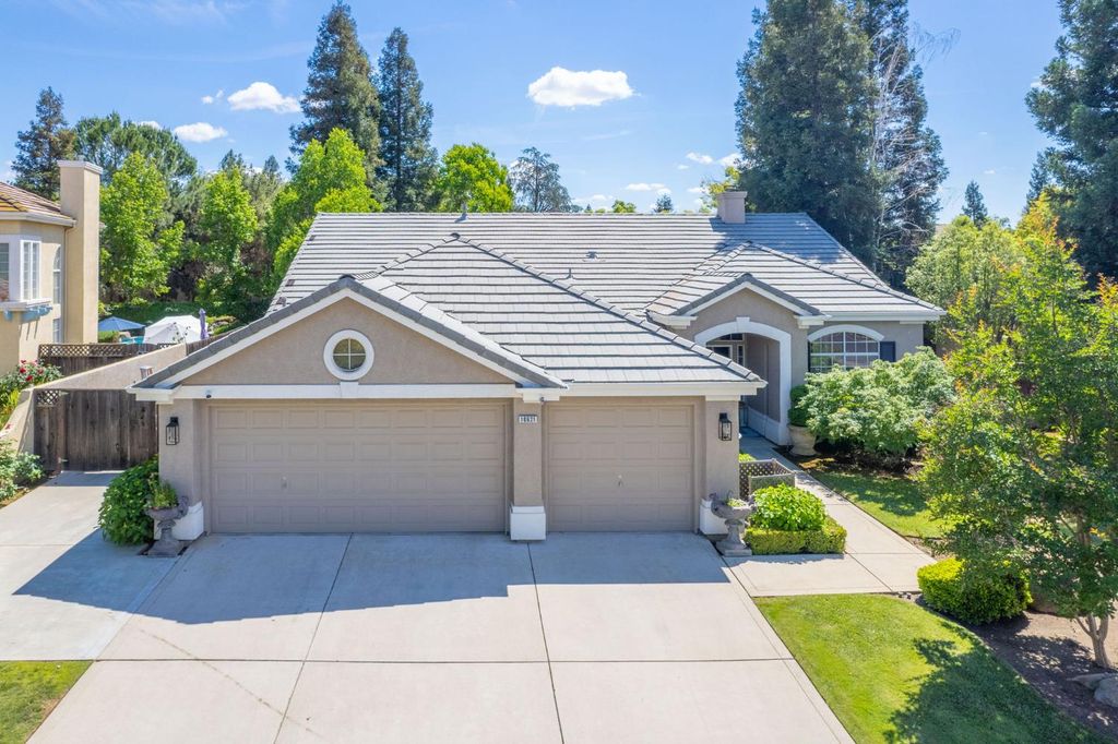 10621 N Pierpont Circle, Fresno, CA 93730