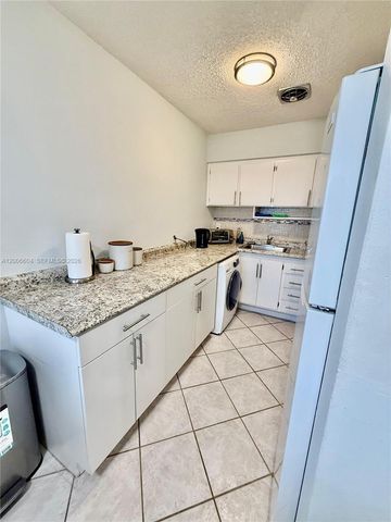 800 SW 11th Ave 19A, Hallandale Beach, FL 33009