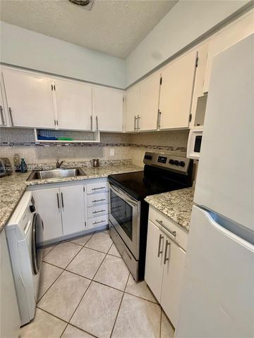 800 SW 11th Ave 19A, Hallandale Beach, FL 33009