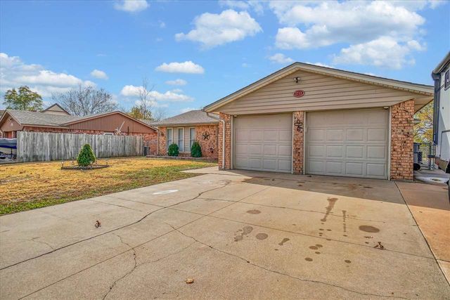 2713 NE Bell Ave, Lawton, OK 73507