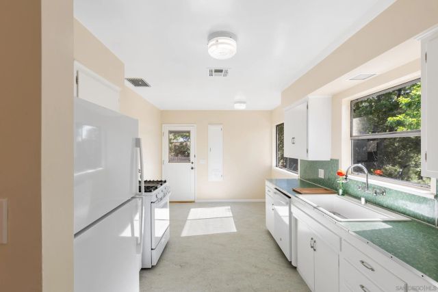 905 Loma Ct, El Cajon, CA 92020