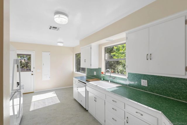 905 Loma Ct, El Cajon, CA 92020