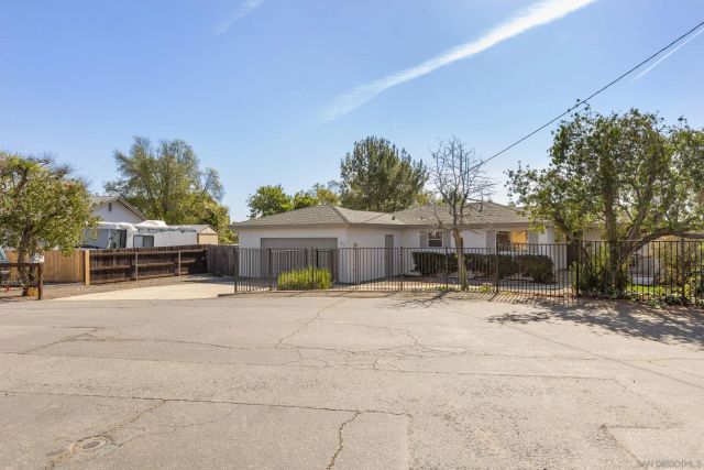 905 Loma Ct, El Cajon, CA 92020