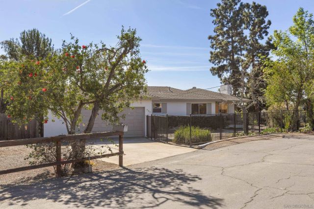 905 Loma Ct, El Cajon, CA 92020