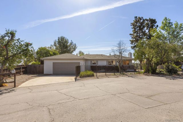 905 Loma Ct, El Cajon, CA 92020