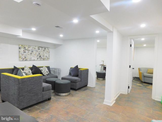 24 53RD PL SE, Washington, DC 20019