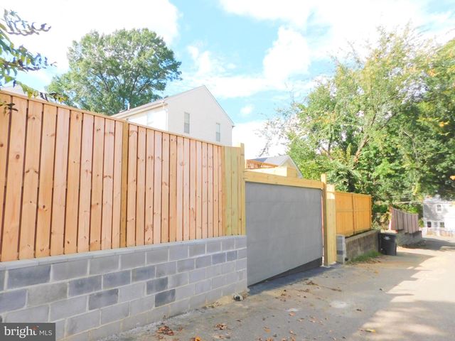 24 53RD PL SE, Washington, DC 20019