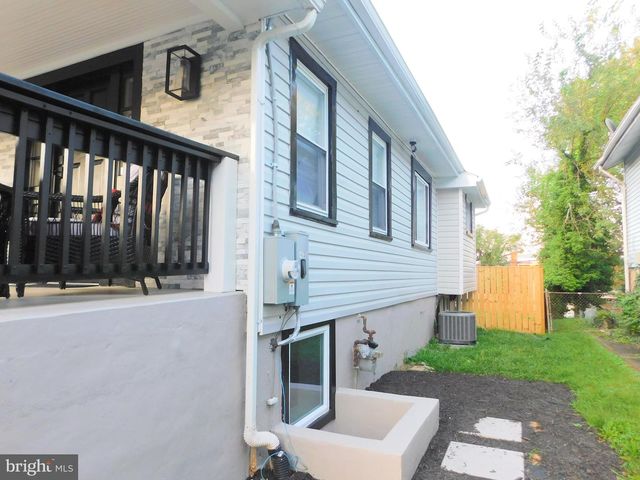 24 53RD PL SE, Washington, DC 20019