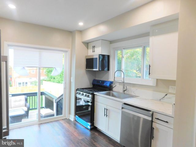 24 53RD PL SE, Washington, DC 20019