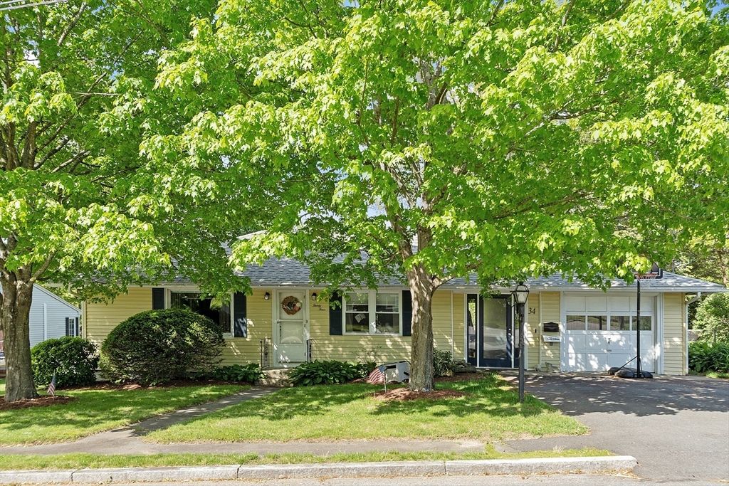 34 Woodland Cir, Methuen, MA 01844