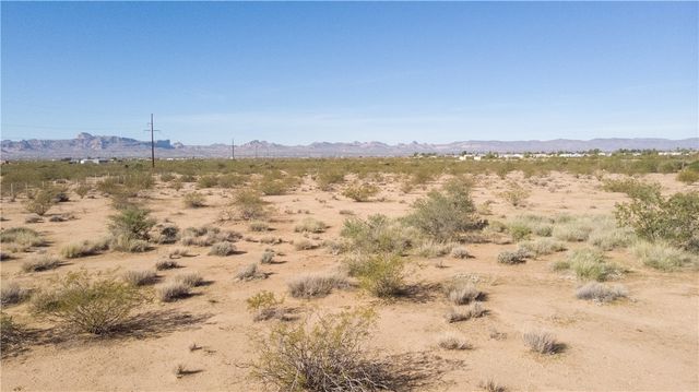 0000 Maverick Road, Golden Valley, AZ 86413