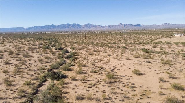 0000 Maverick Road, Golden Valley, AZ 86413