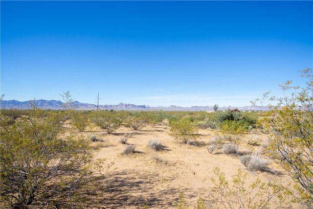 0000 Maverick Road, Golden Valley, AZ 86413