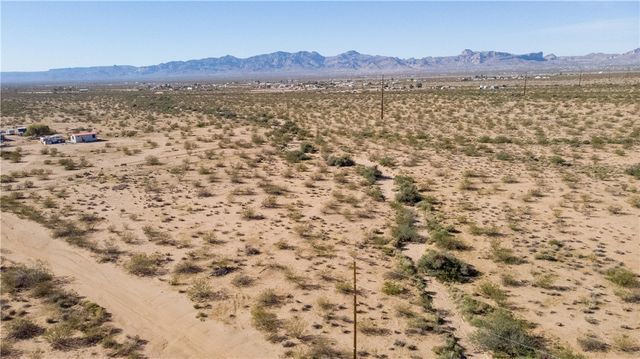 0000 Maverick Road, Golden Valley, AZ 86413