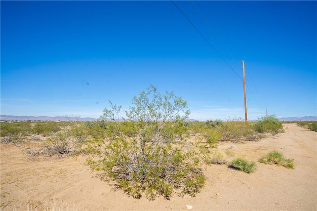 0000 Maverick Road, Golden Valley, AZ 86413