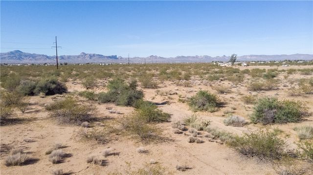 0000 Maverick Road, Golden Valley, AZ 86413