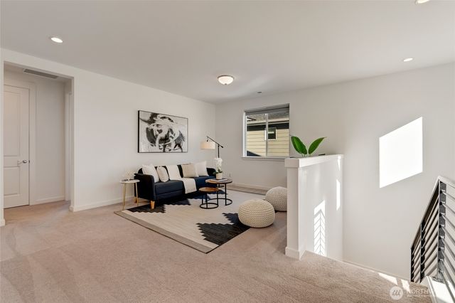 33133 Evergreen Avenue SE, Black Diamond, WA 98010