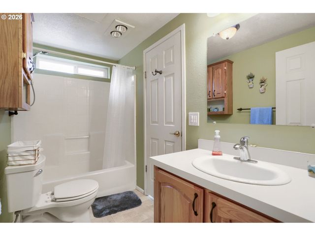 5701 Ne ST JOHNS Rd 77, Vancouver, WA 98661
