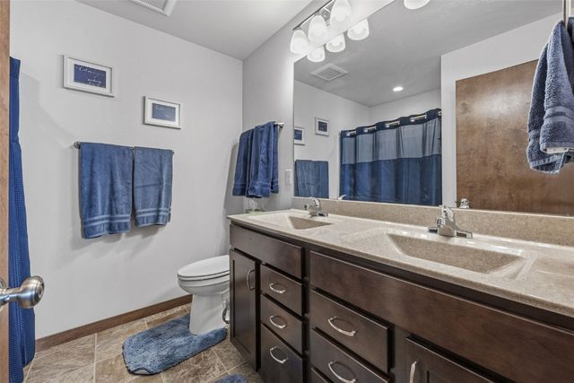 4420 Calder Dr, Marion, IA 52302