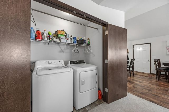 4420 Calder Dr, Marion, IA 52302