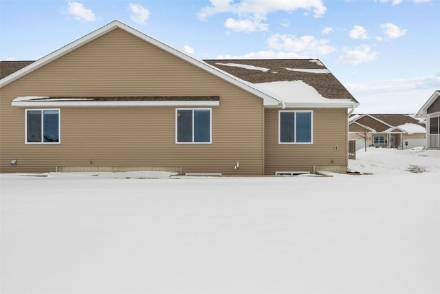 4420 Calder Dr, Marion, IA 52302