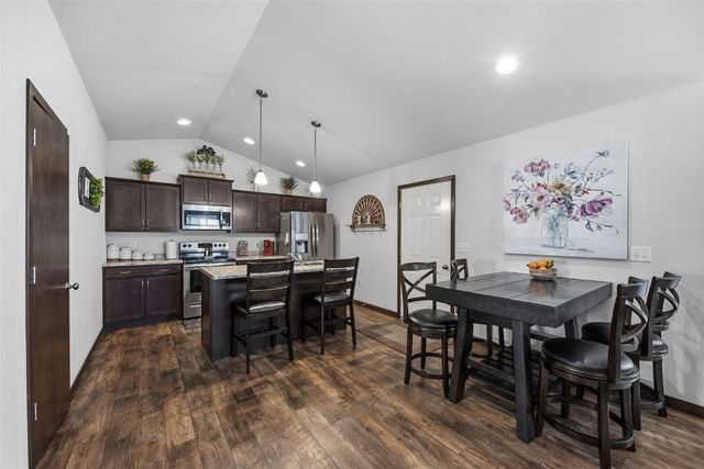 4420 Calder Dr, Marion, IA 52302