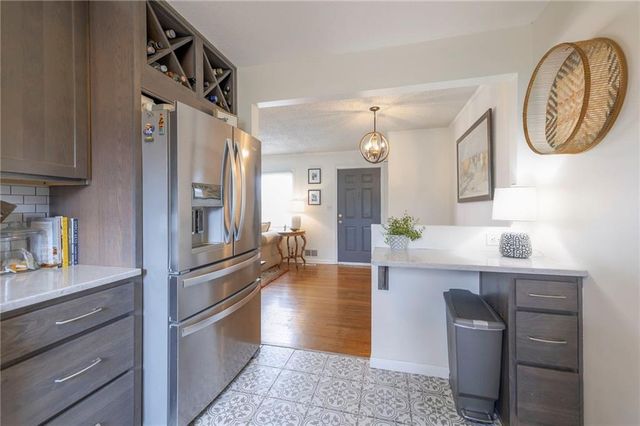 8601 W 69th Street, Overland Park, KS 66204